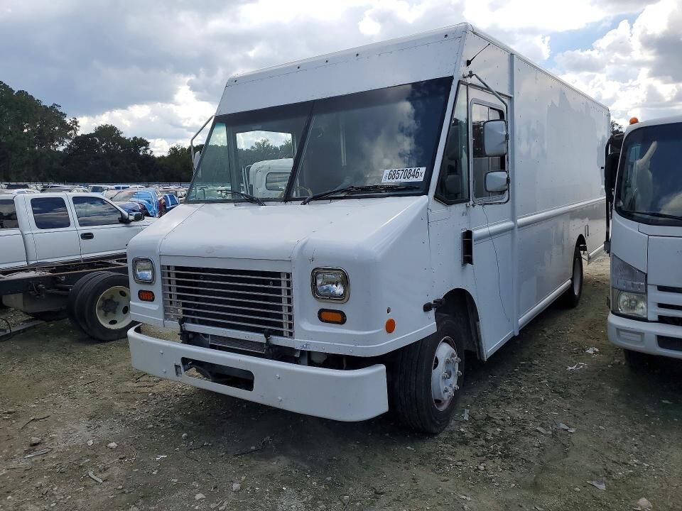 2013 FREIGHTLINER MT 45 Chassis