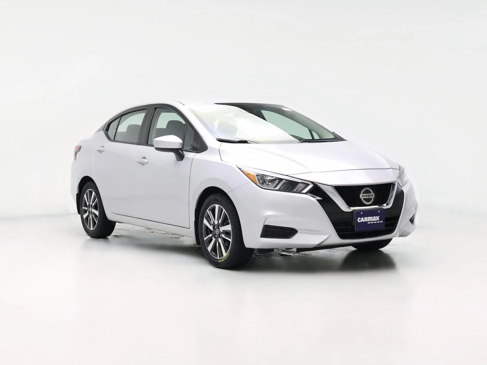 2022 NISSAN Versa