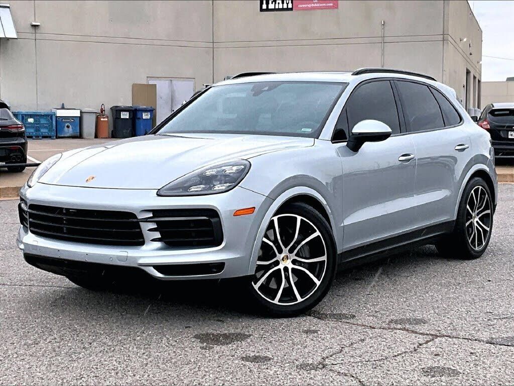 2023 PORSCHE Cayenne