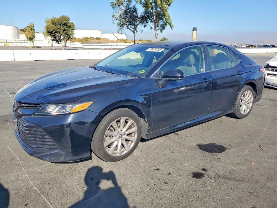 2018 TOYOTA Camry