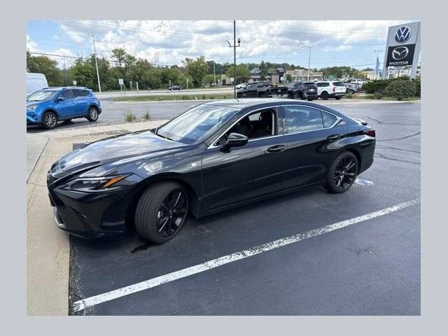 2025 LEXUS ES