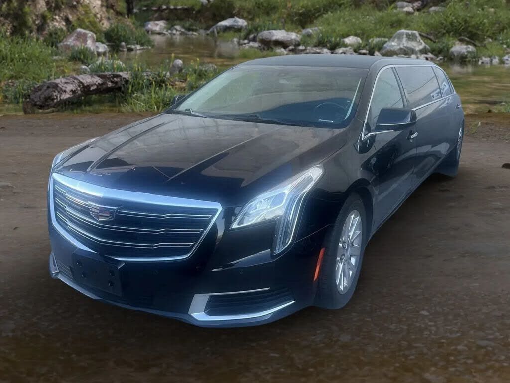 2019 CADILLAC Stretch Limousine