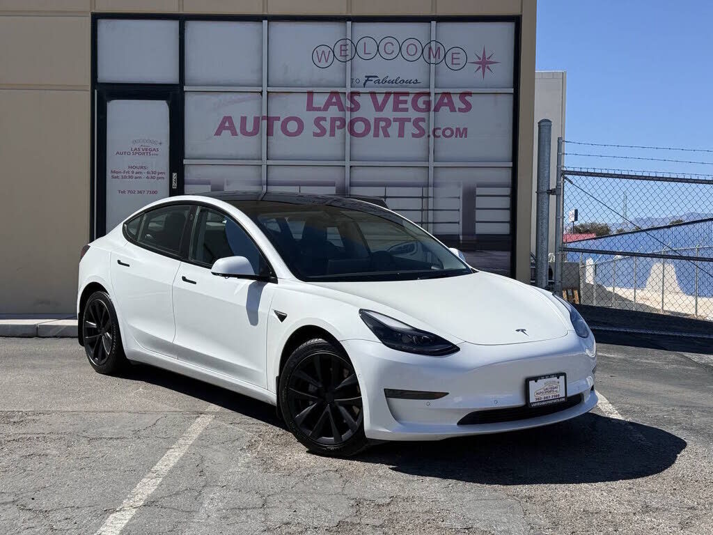 2022 TESLA Model 3