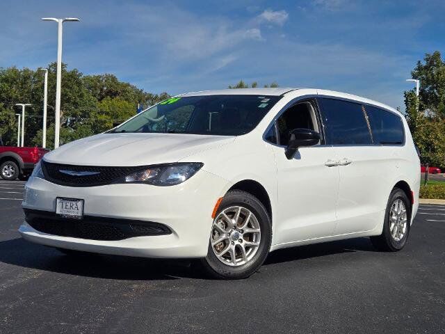 2024 CHRYSLER Voyager