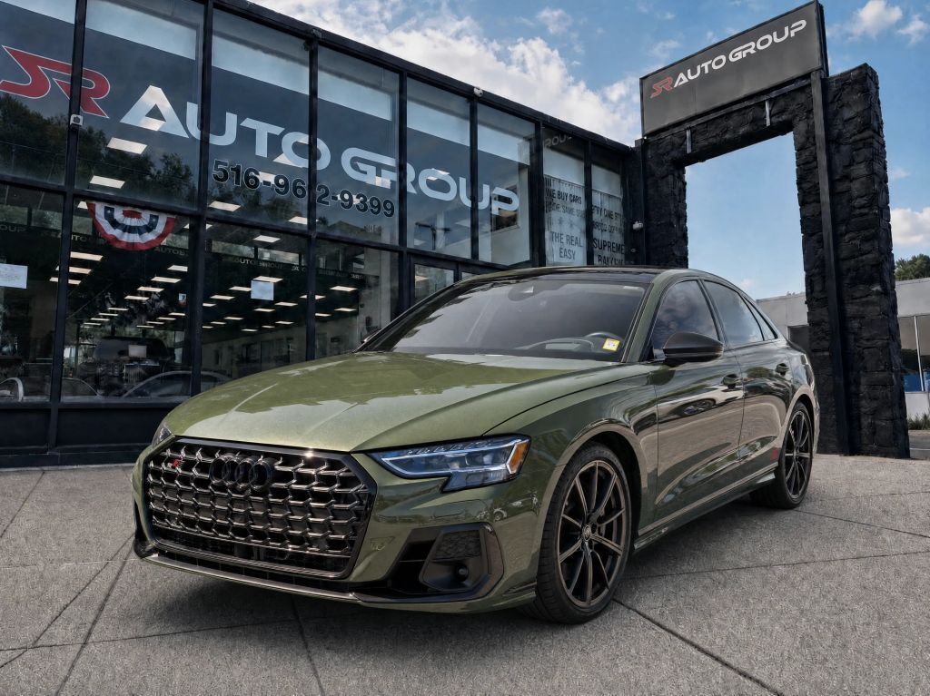 2023 AUDI S8