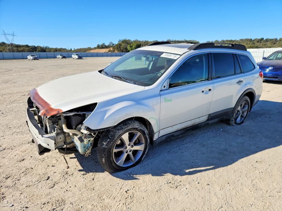 2013 SUBARU Outback