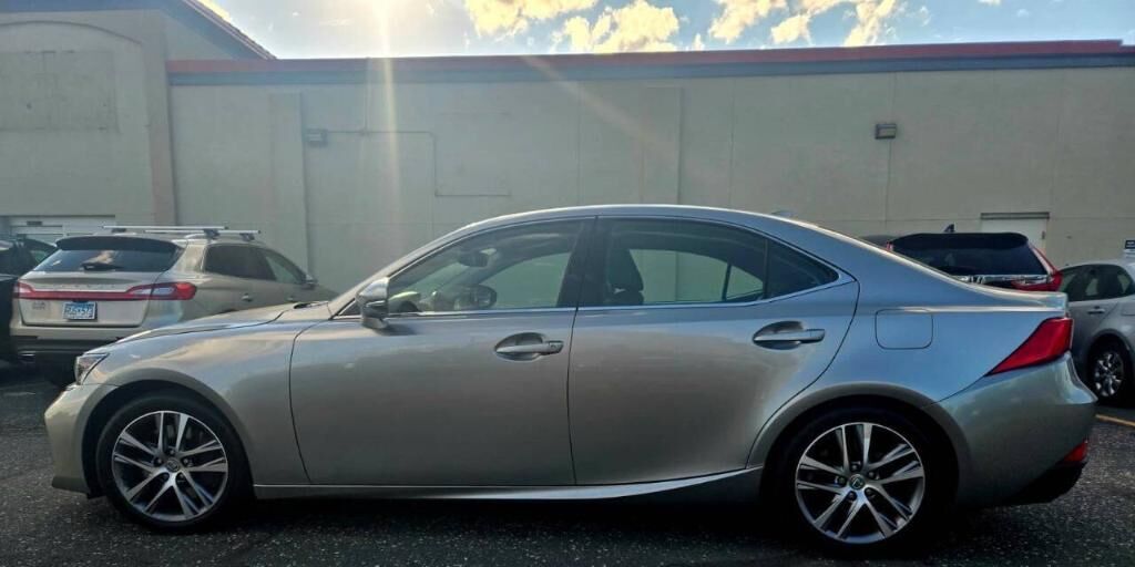 2019 Lexus IS