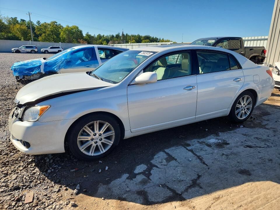 2010 TOYOTA Avalon