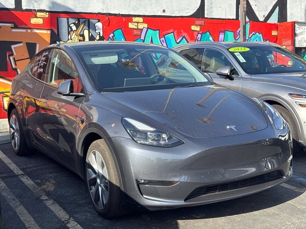2023 TESLA Model Y