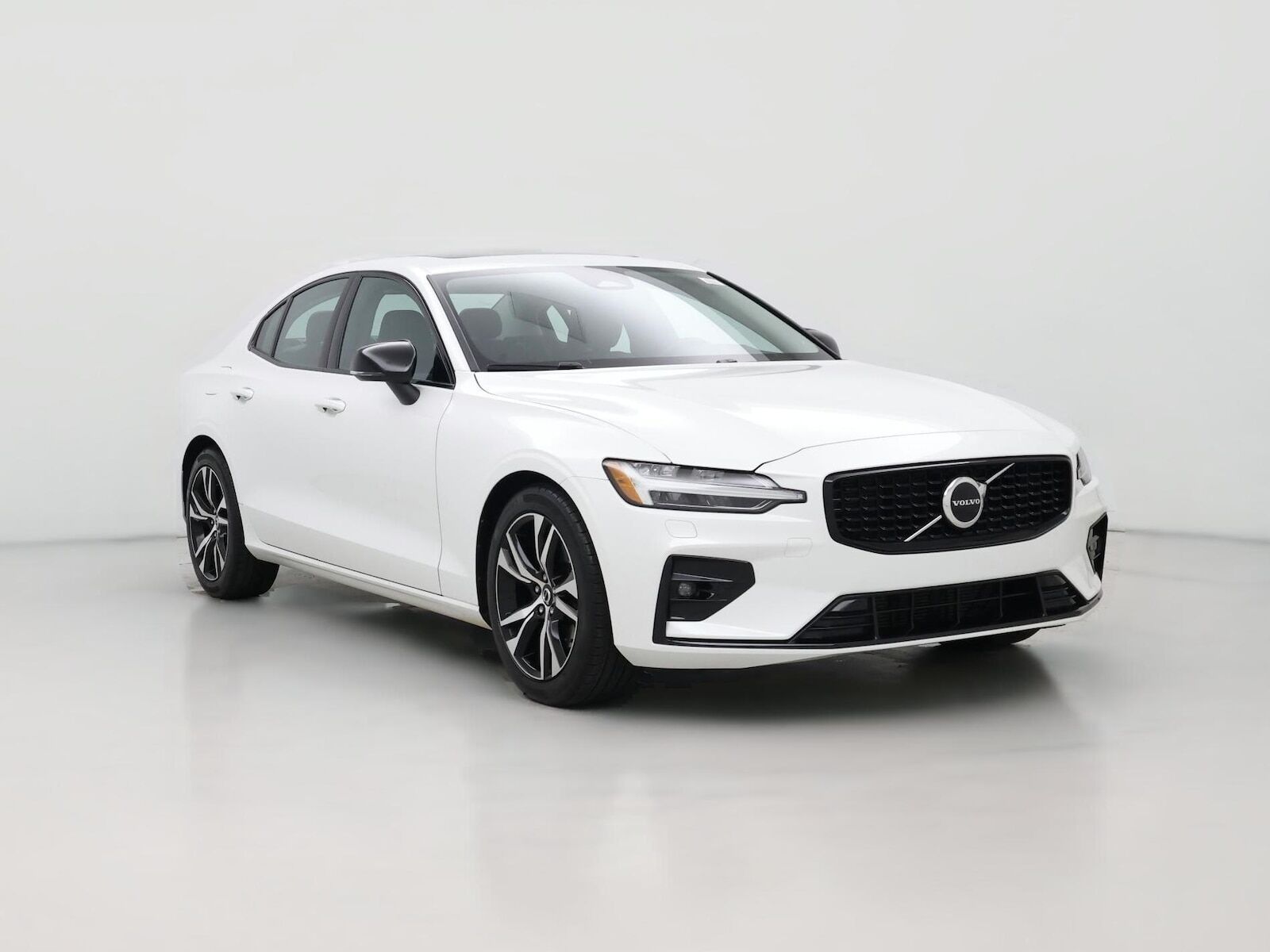 2025 VOLVO S60