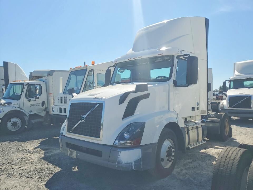 2018 VOLVO TRUCK VNL