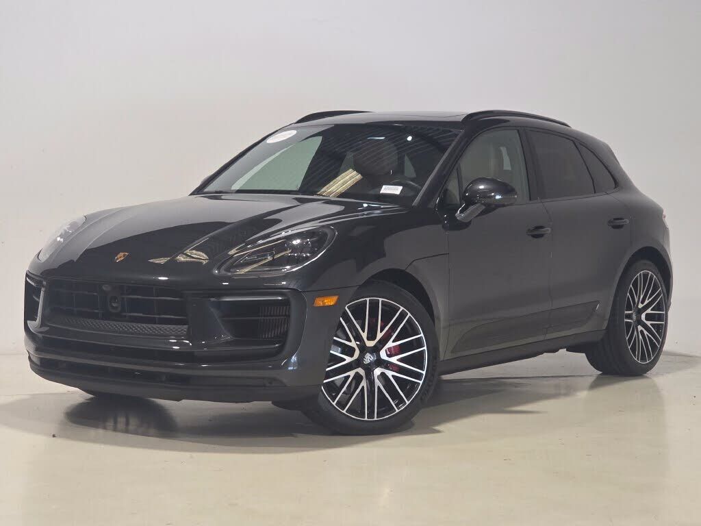 2026 PORSCHE Macan