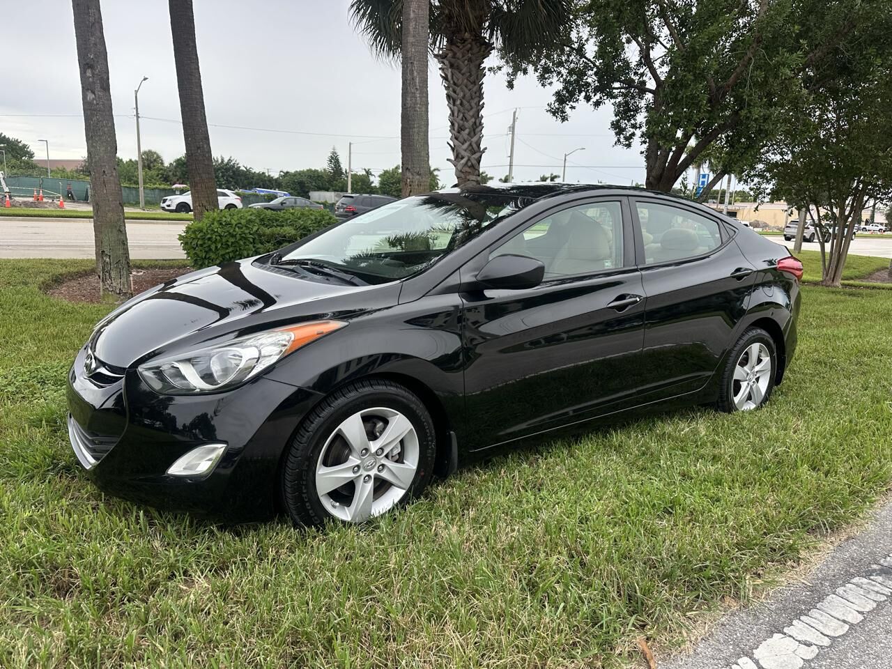 2012 HYUNDAI Elantra
