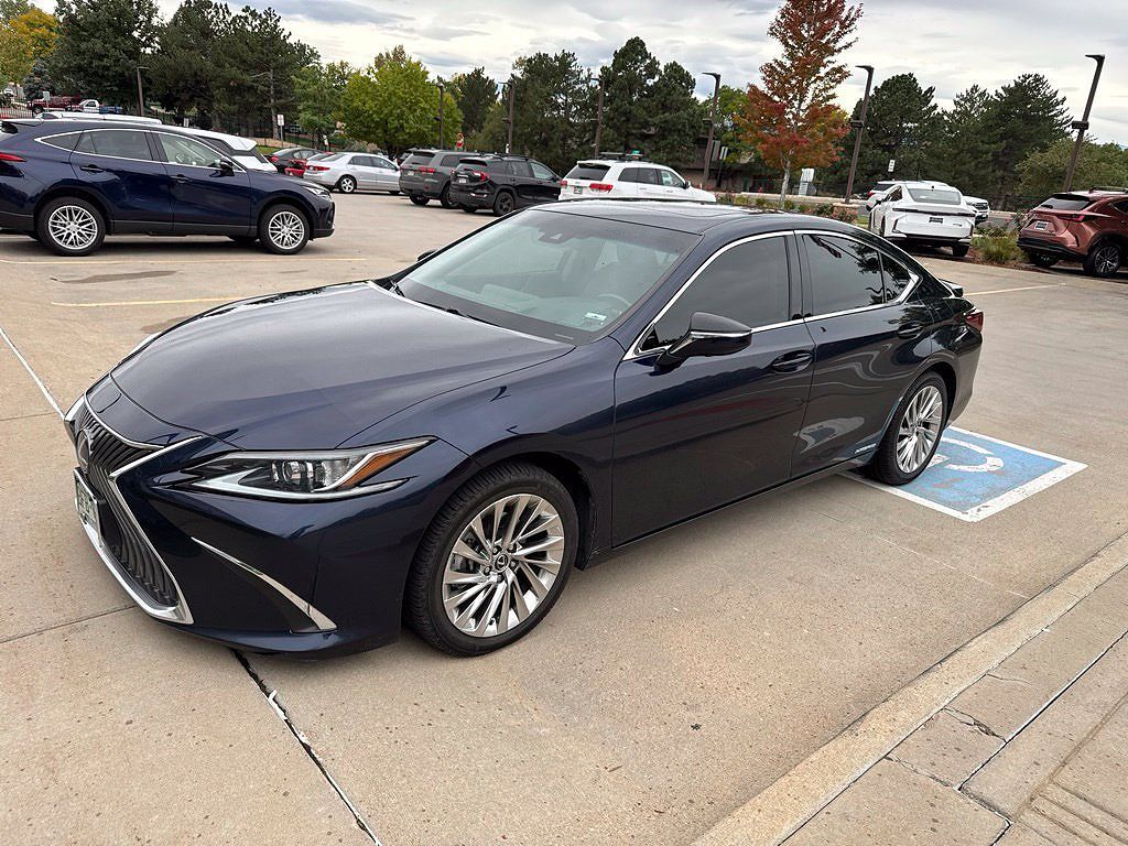2020 LEXUS ES