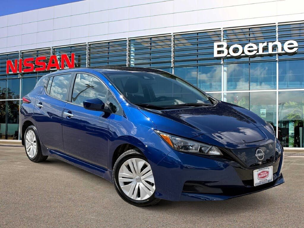 2025 NISSAN Leaf