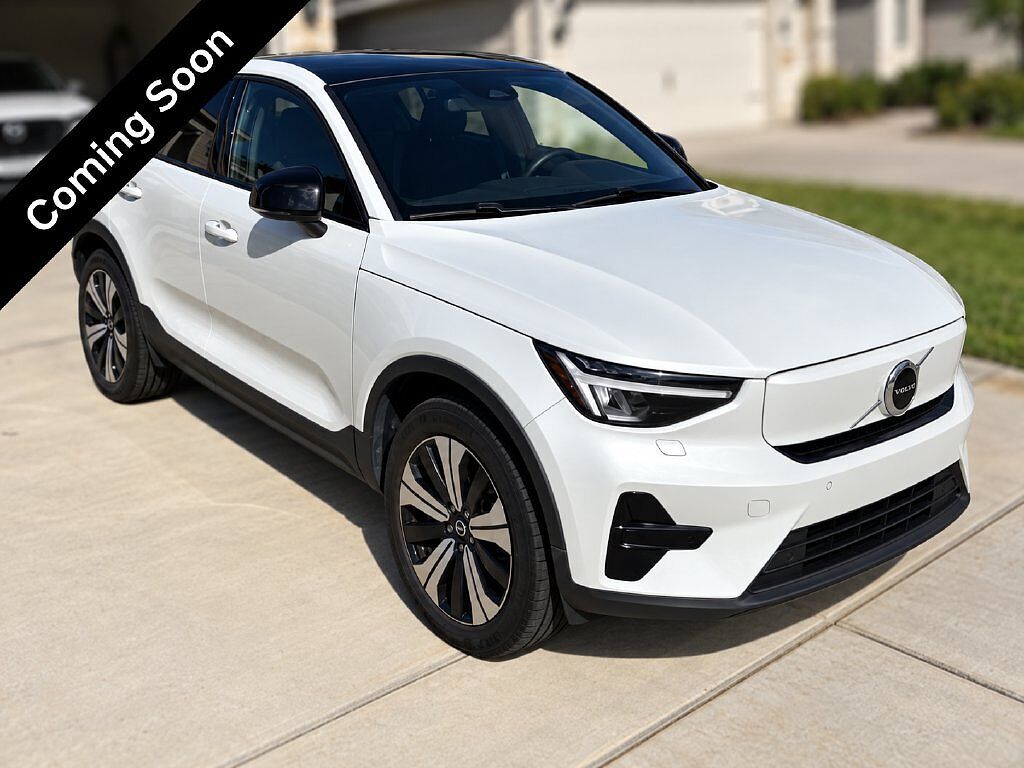 2023 VOLVO C40