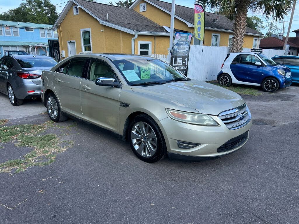 2011 FORD Taurus