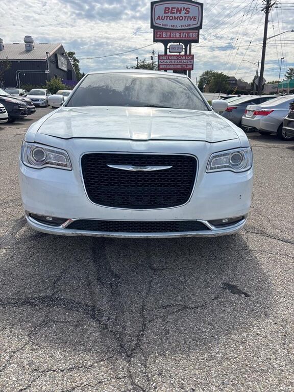 2016 CHRYSLER 300