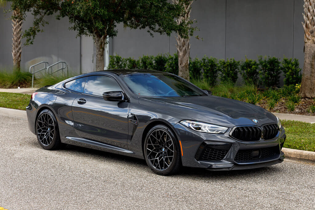 2022 BMW M8
