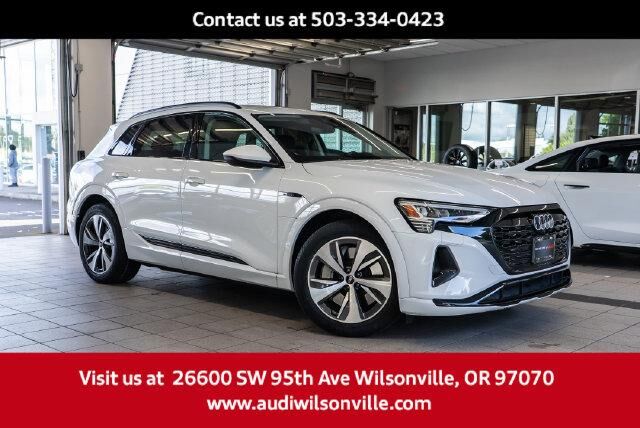 2024 AUDI Q8