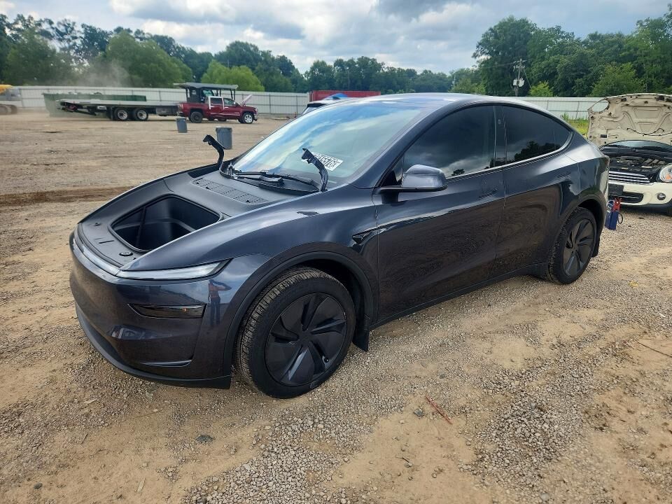 2026 TESLA Model Y