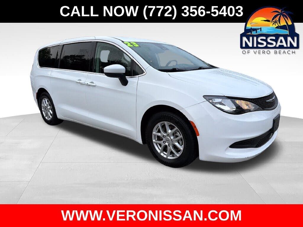 2023 CHRYSLER Voyager