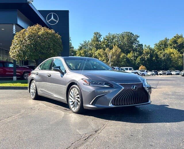 2021 LEXUS ES