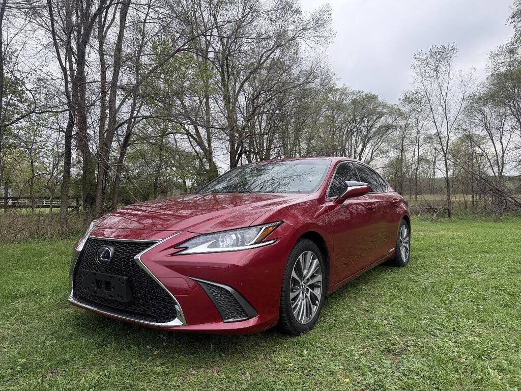 2019 LEXUS ES