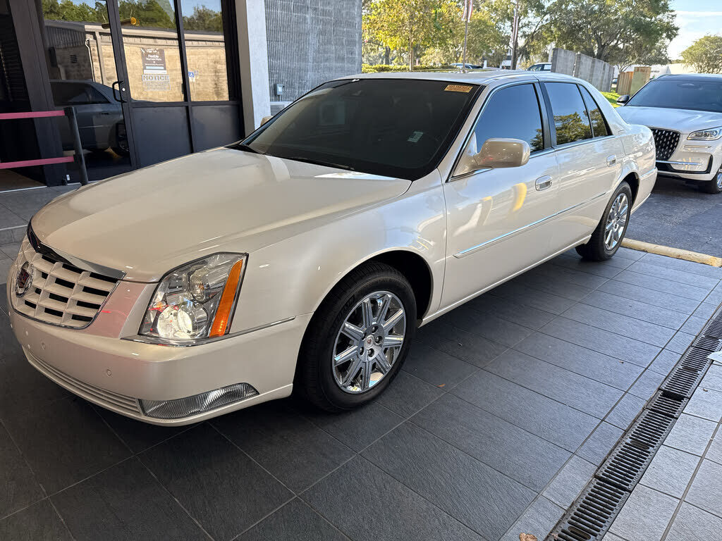 2011 CADILLAC DTS