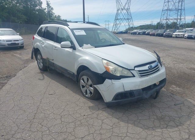 2011 SUBARU Outback
