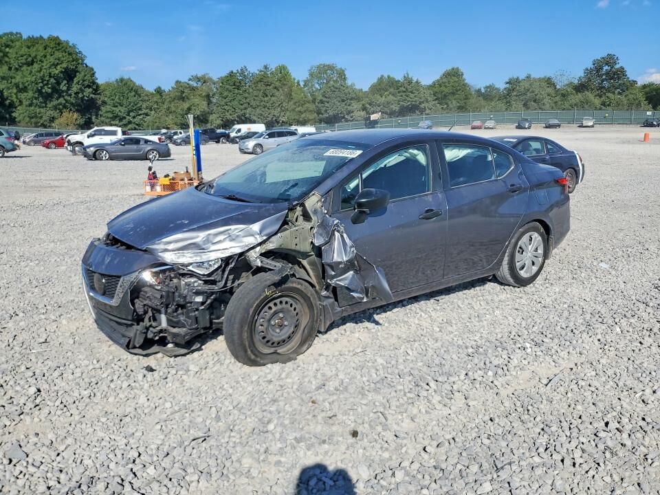 2021 NISSAN Versa