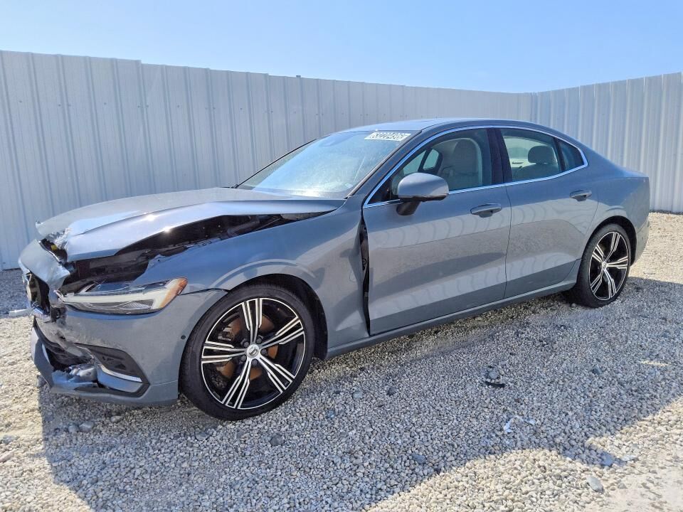 2022 VOLVO S60