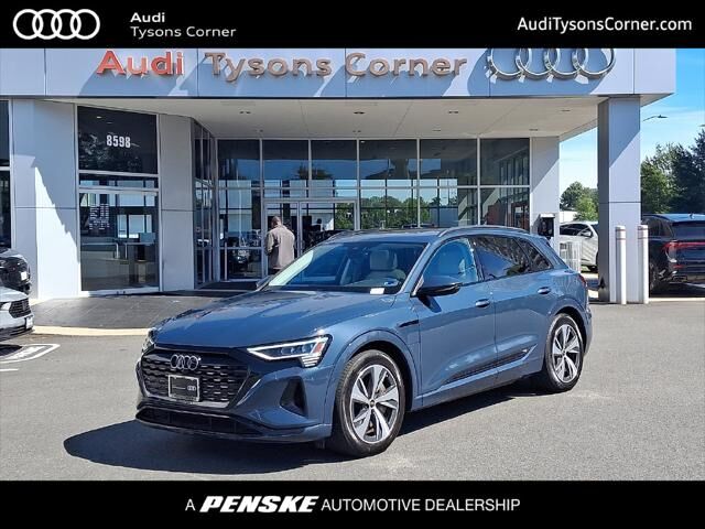 2024 AUDI Q8