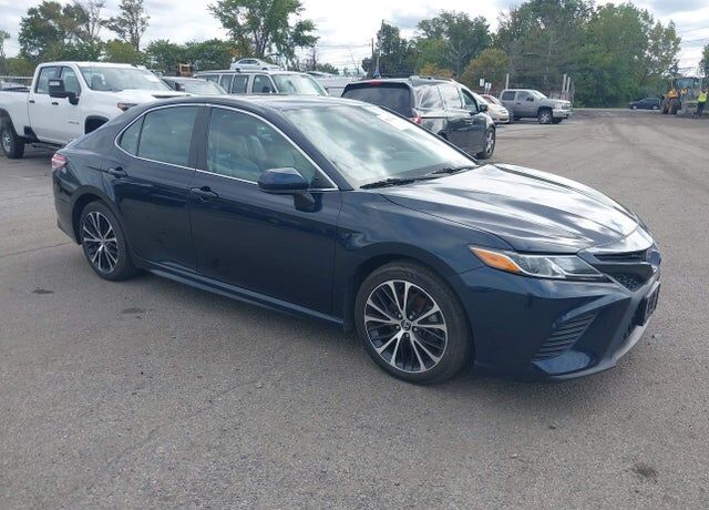 2020 TOYOTA Camry