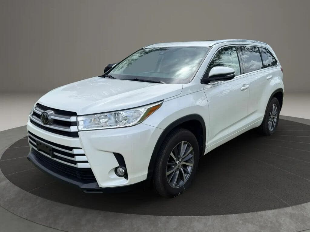 2017 TOYOTA Highlander