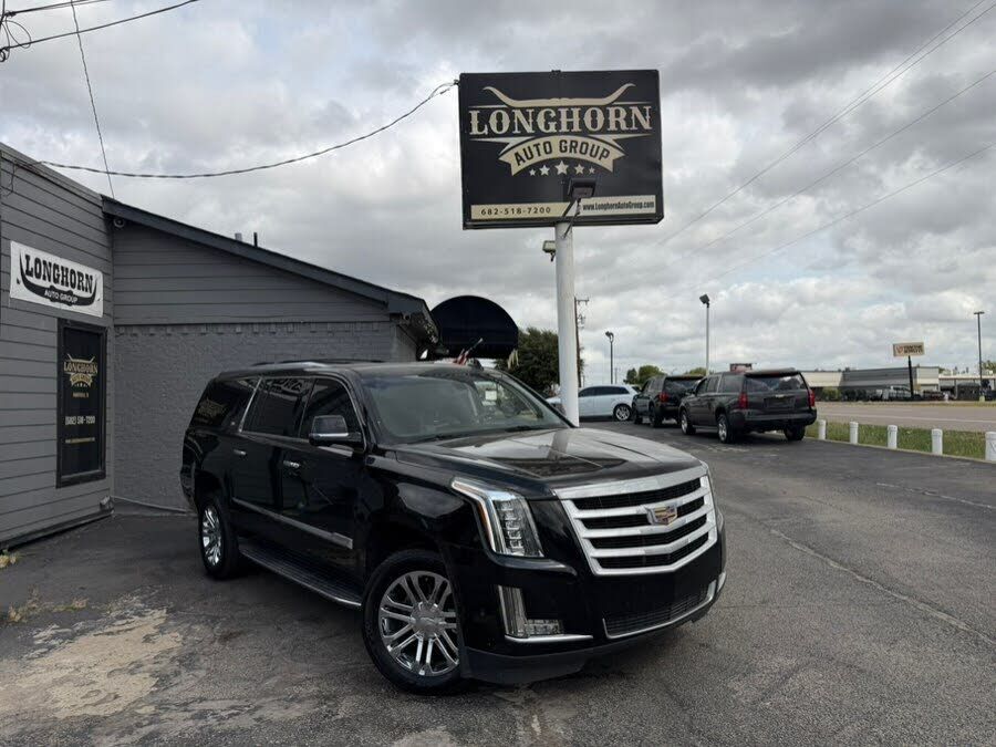 2017 CADILLAC Escalade ESV