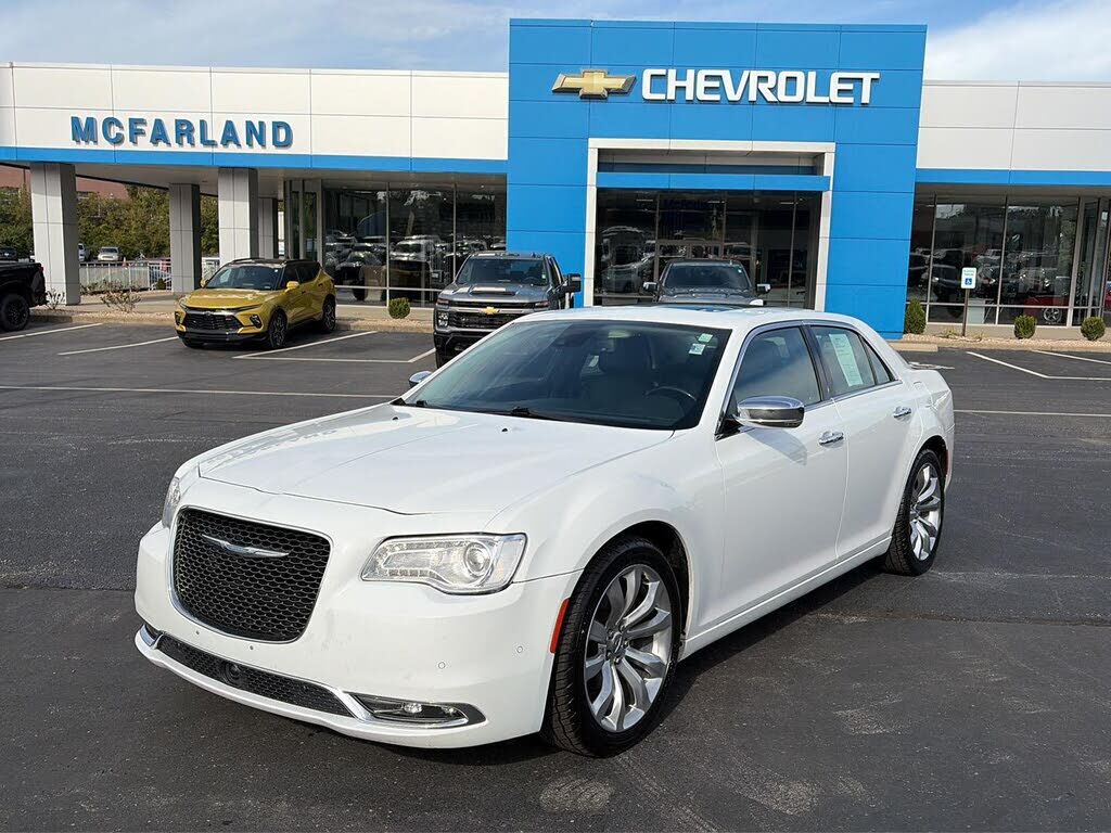 2017 CHRYSLER 300