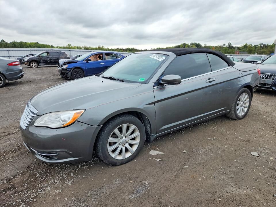 2013 CHRYSLER 200