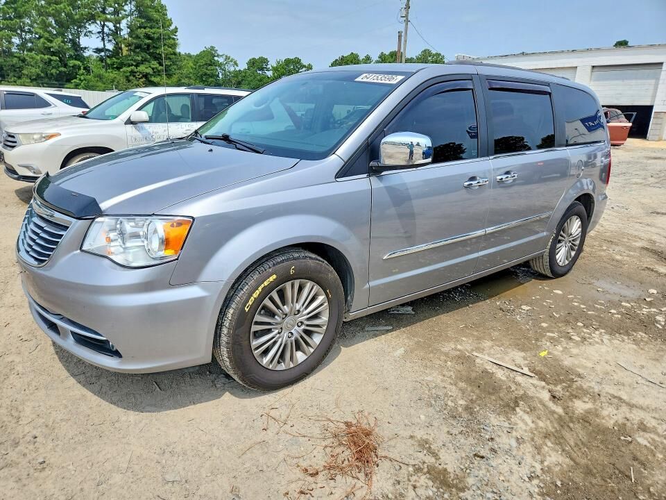 2016 CHRYSLER Town and Country
