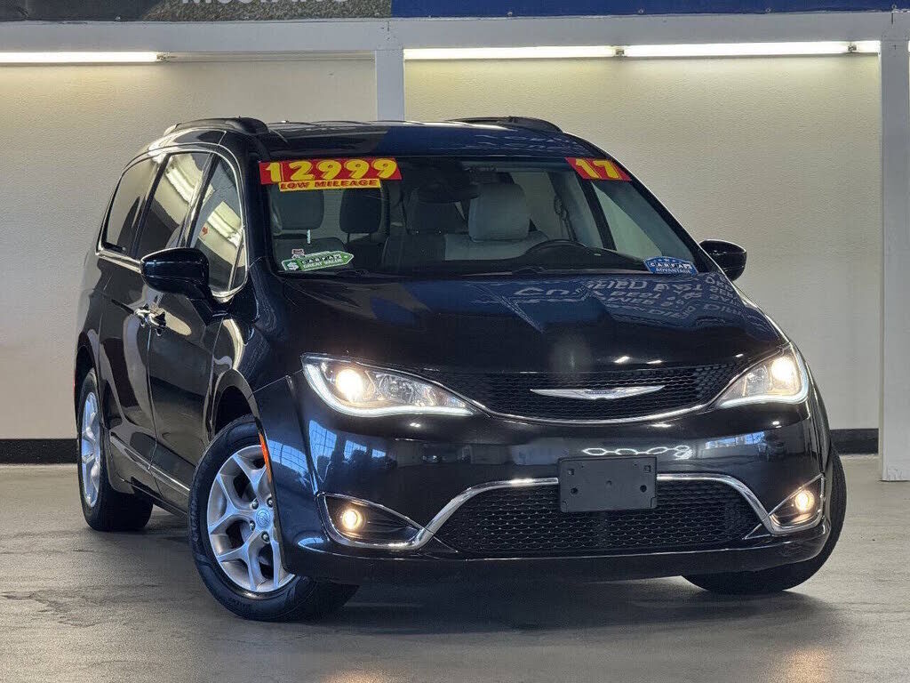 2017 CHRYSLER Pacifica