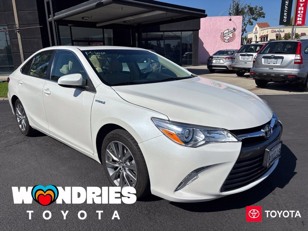 2017 TOYOTA Camry