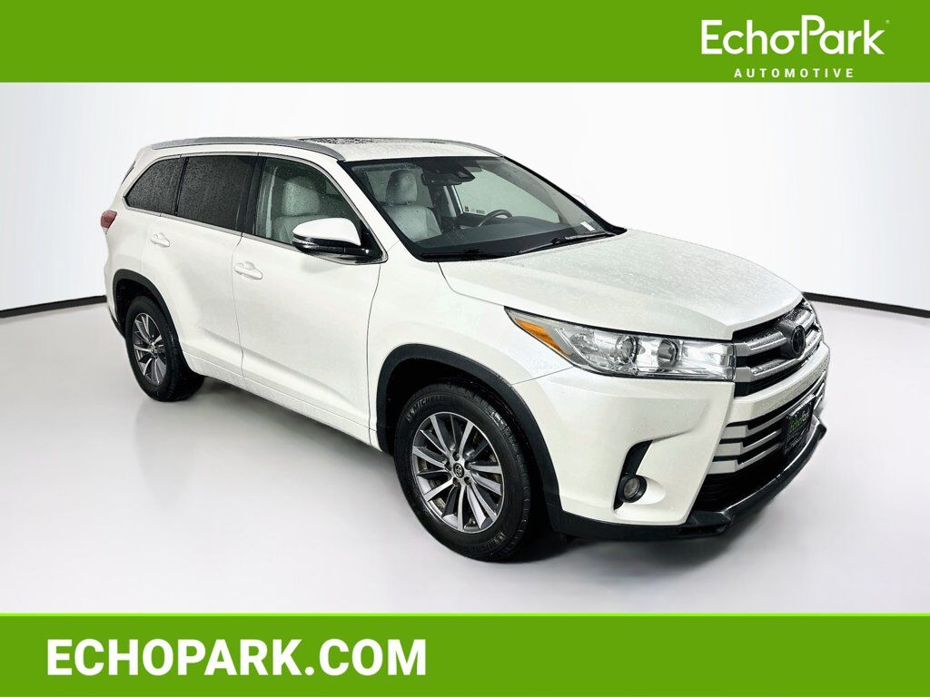 2017 TOYOTA Highlander