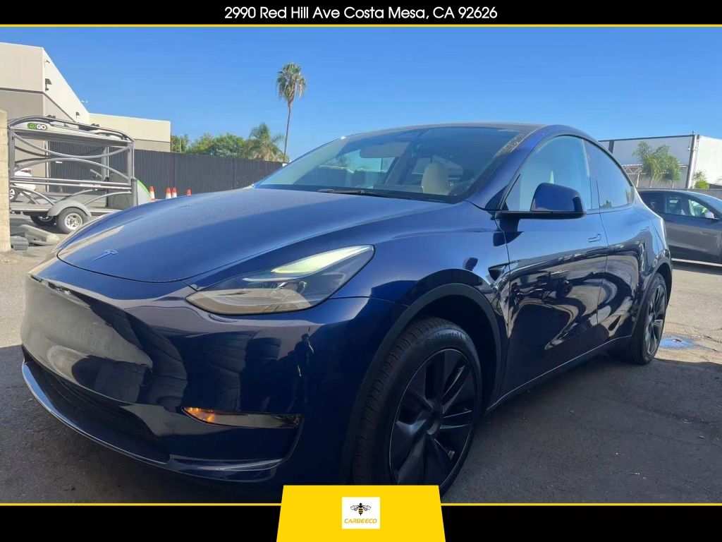 2025 TESLA Model Y