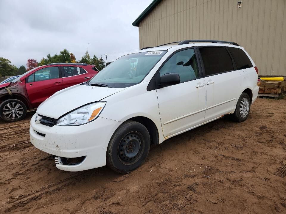 2004 TOYOTA Sienna