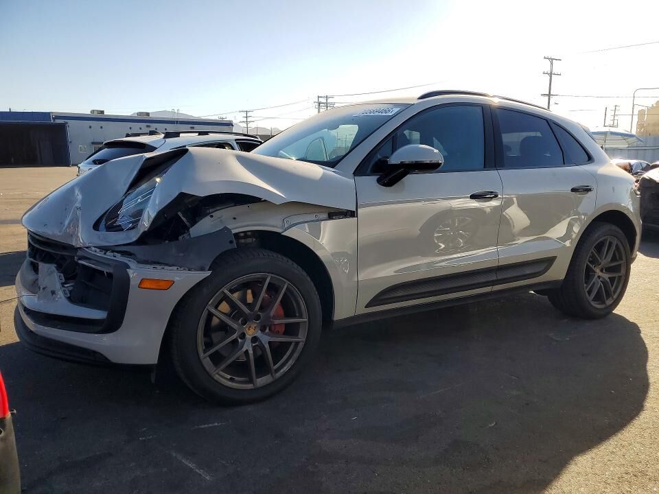 2022 PORSCHE Macan