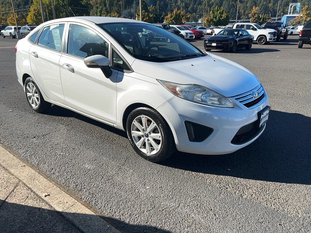 2013 FORD Fiesta