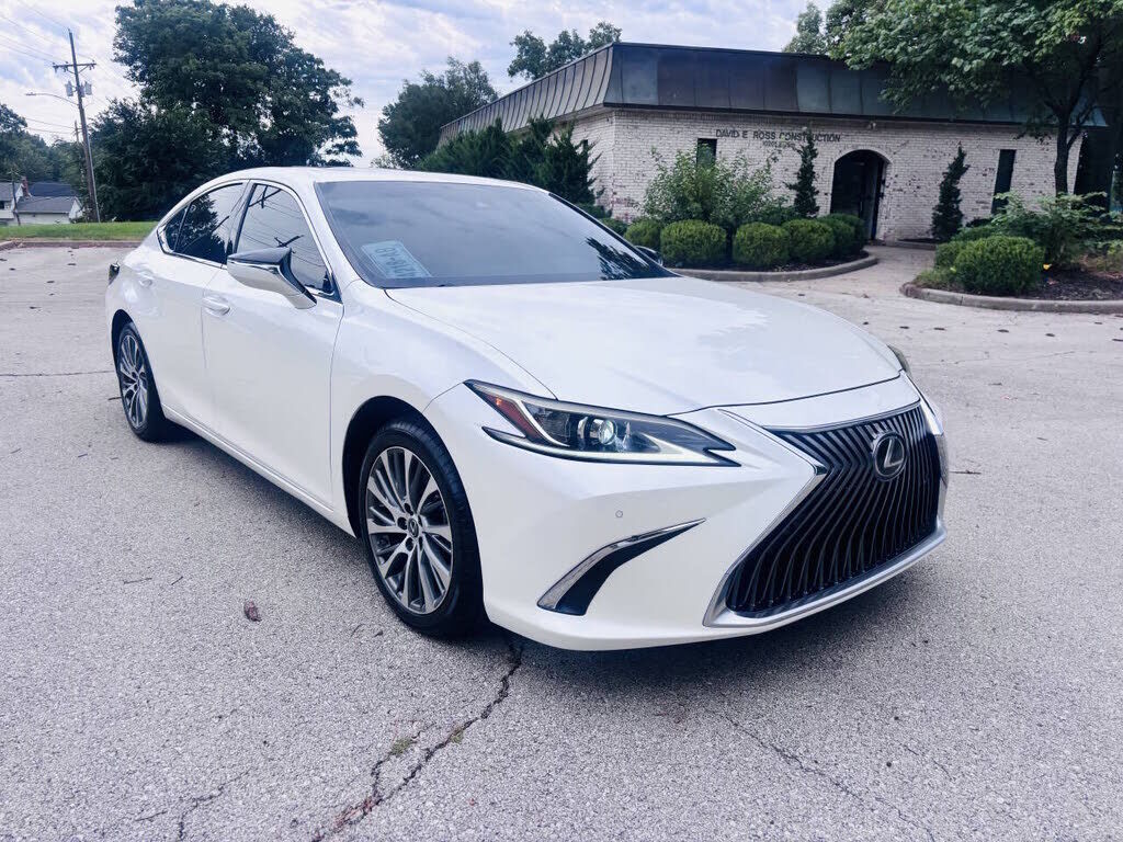 2019 LEXUS ES