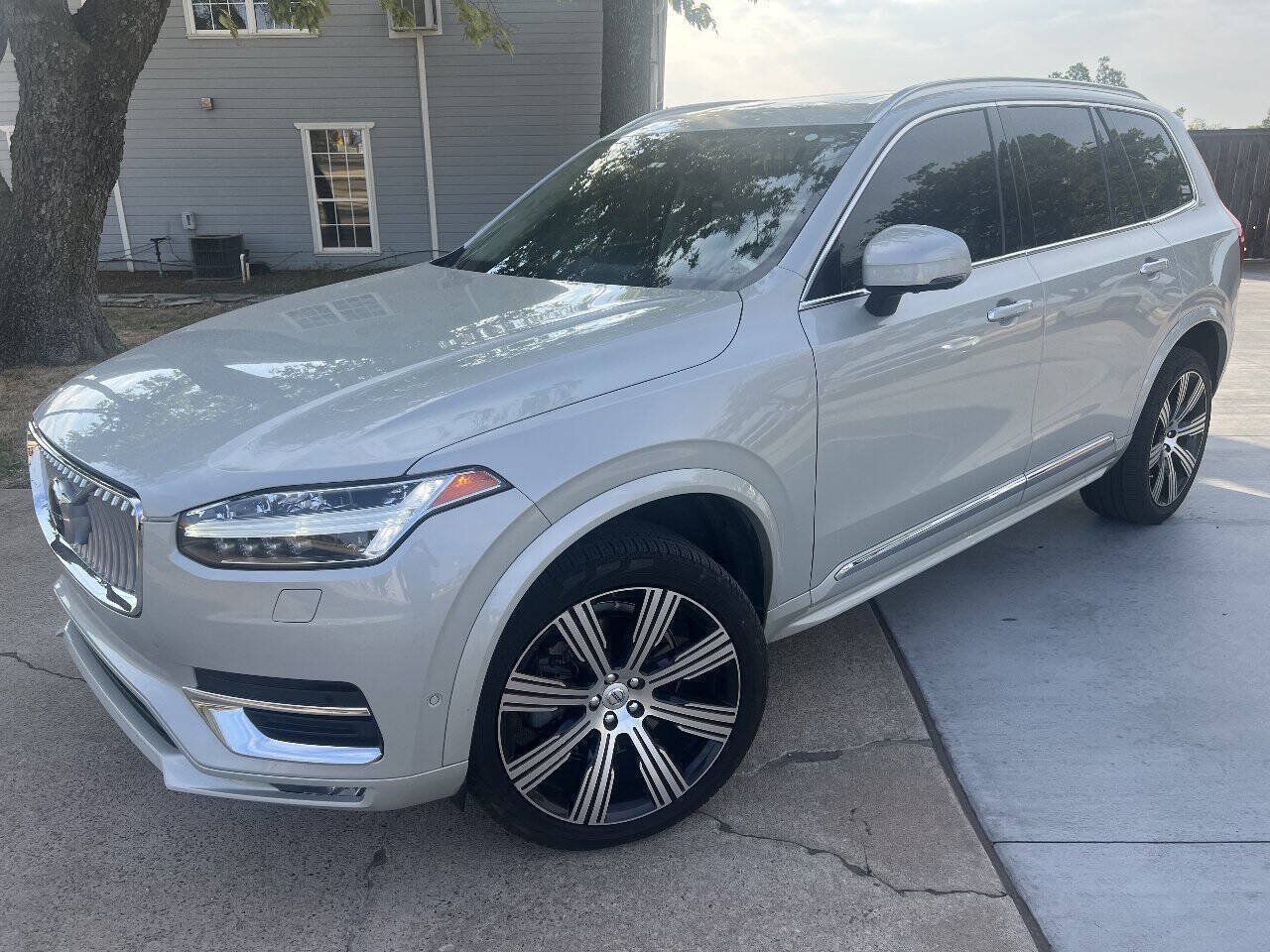 2022 VOLVO XC90