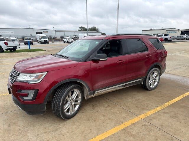 2017 FORD Explorer