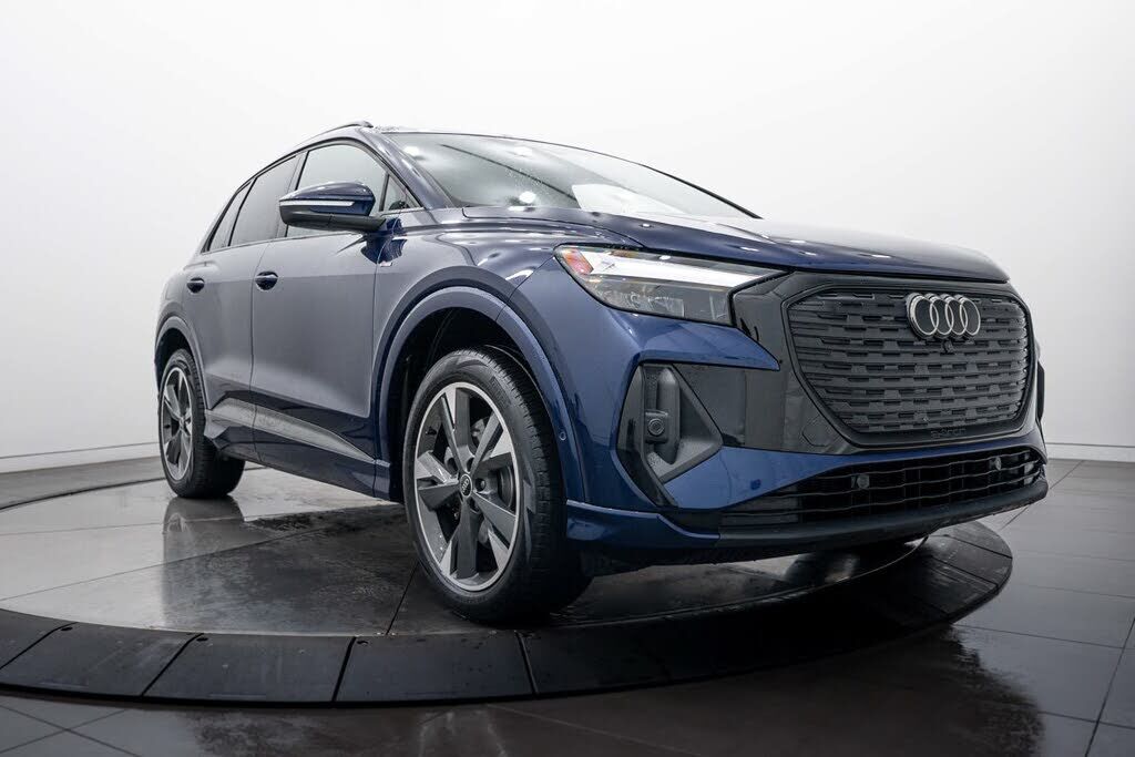2024 AUDI Q4